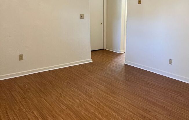 2 beds, 1 bath, 903 sqft, $1,170, Unit K-11