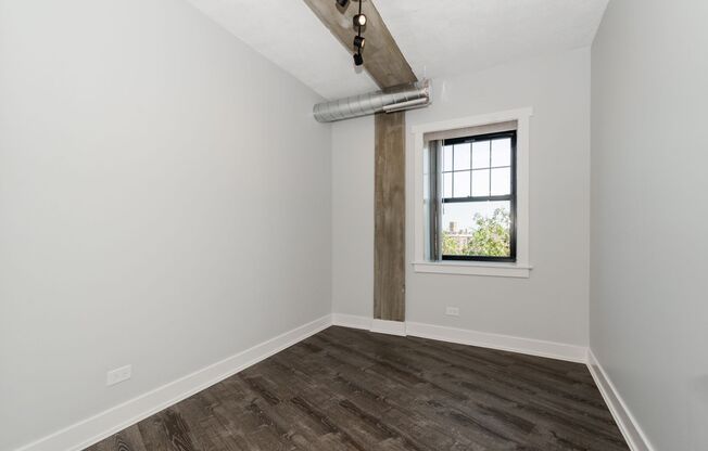 2 beds, 1 bath, 570 sqft, $2,100, Unit 213