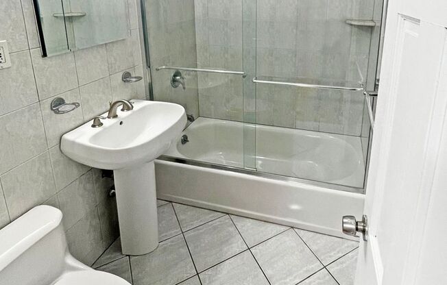 Studio, 1 bath, 502 sqft, $3,950, Unit 8A