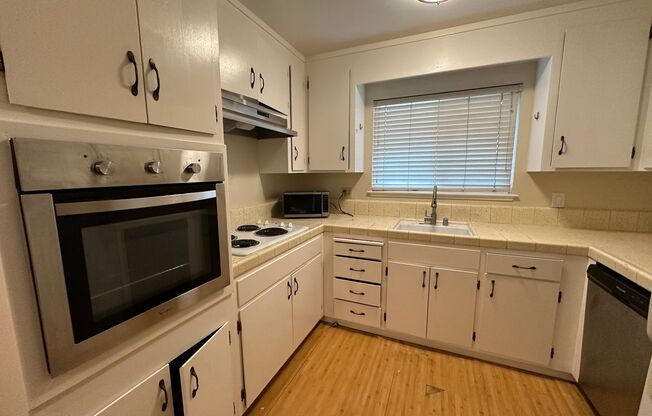 852 W. Hacienda Avenue