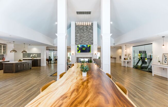 2 beds, 2 baths, 933 sqft, $1,685, Unit C-133