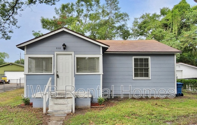 8182 LEXINGTON DR