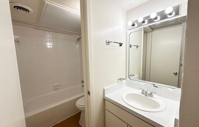 1 bed, 1 bath, 619 sqft, $1,314, Unit OPA-230