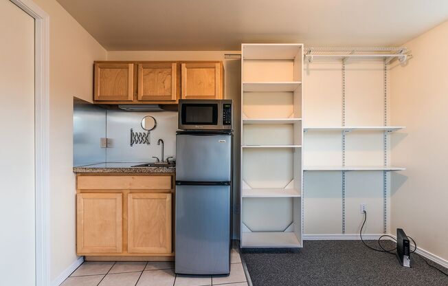 Studio, 1 bath, 130 sqft, $725, Unit D-3