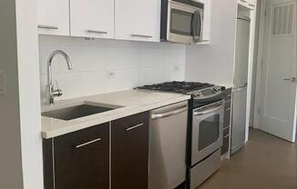 1 bed, 1 bath, $3,700, Unit 2J