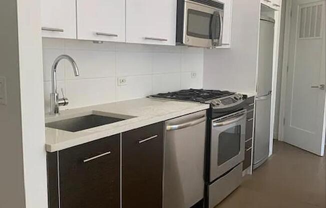 1 bed, 1 bath, $3,700, Unit 2J