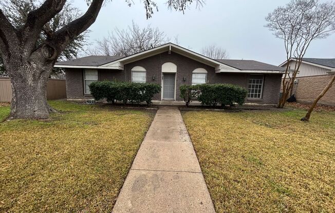 825 Hudson Dr.