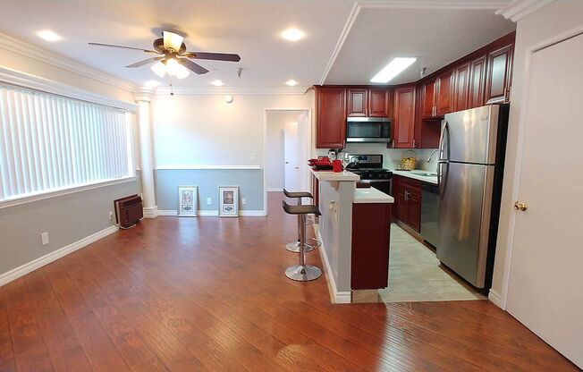 2 beds, 2 baths, 910 sqft, $2,650, Unit 205