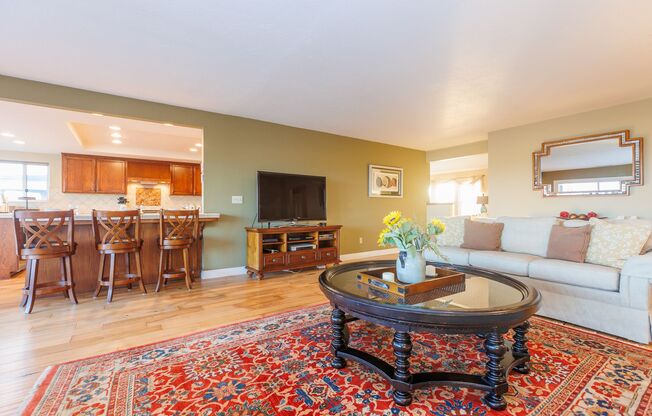 Stunning Views Over Cardiff - Charming Single Family Home
