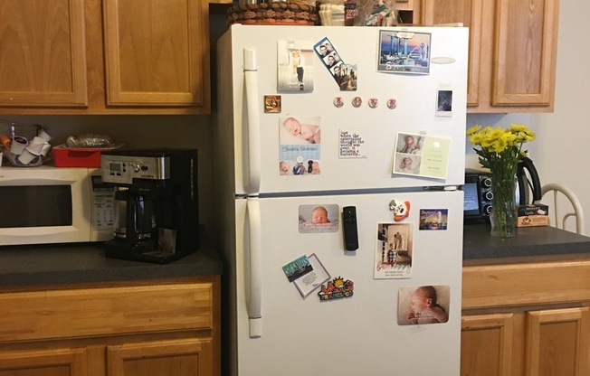 3 beds, 1 bath, 1,400 sqft, $1,595, Unit 4532-B14