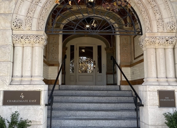 2 beds, 2 baths, 1,130 sqft, $4,850, Unit 304