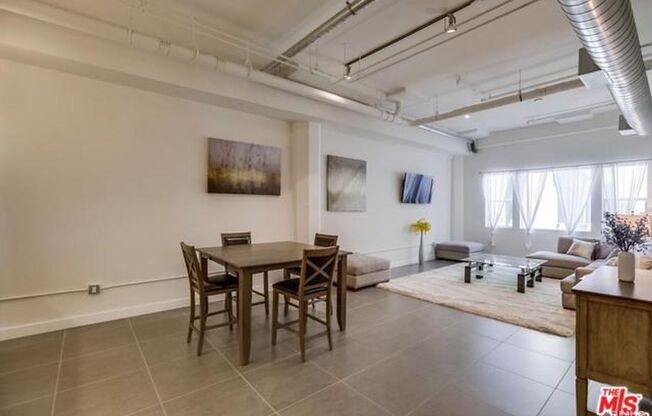 2 beds, 1 bath, 1,100 sqft, $3,100, Unit 306