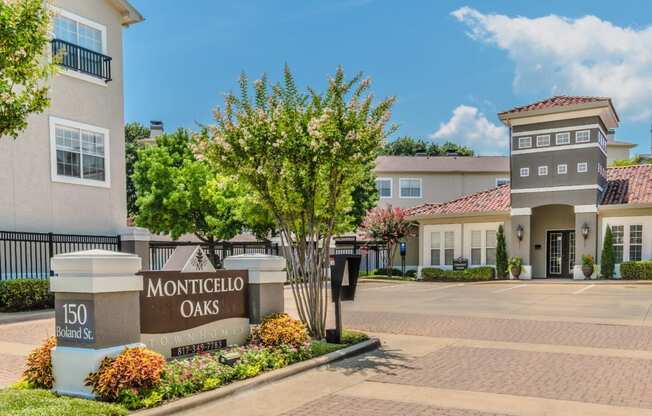 monticello oaks townhomes