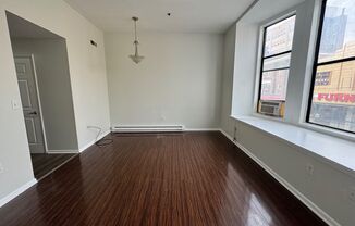 Studio, 1 bath, 400 sqft, $750, Unit 14