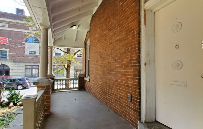 809-811 W Turner St