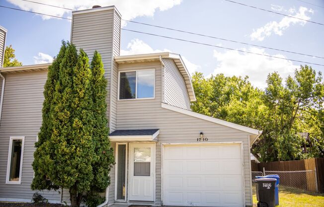 Beautiful Twin Homes in Fargo