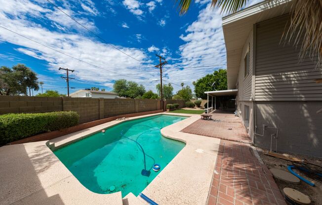 5 beds, 2 baths, $3,495