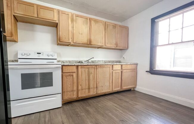 2 beds, 1 bath, $925