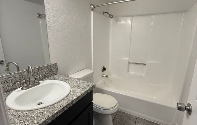 2 beds, 1 bath, 750 sqft, $950, Unit 209