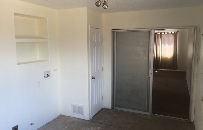 2 beds, 1 bath, $1,550