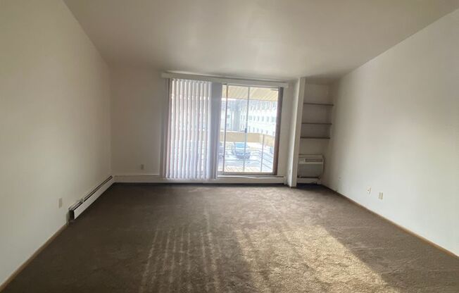 1 bed, 1 bath, 710 sqft, $999, Unit 5188 E10