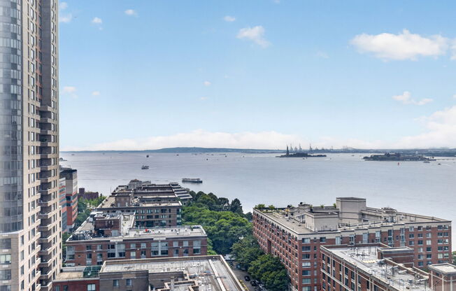 1 bed, 1 bath, 682 sqft, $5,700, Unit 22F