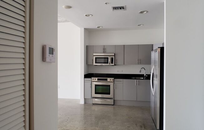 Studio, 1 bath, 800 sqft, $2,700, Unit Unit 206