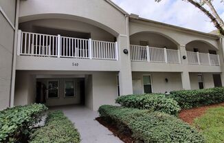 Beautiful UPDATED - First Floor- 3/2 Condo in Altamonte Springs! **Water Included