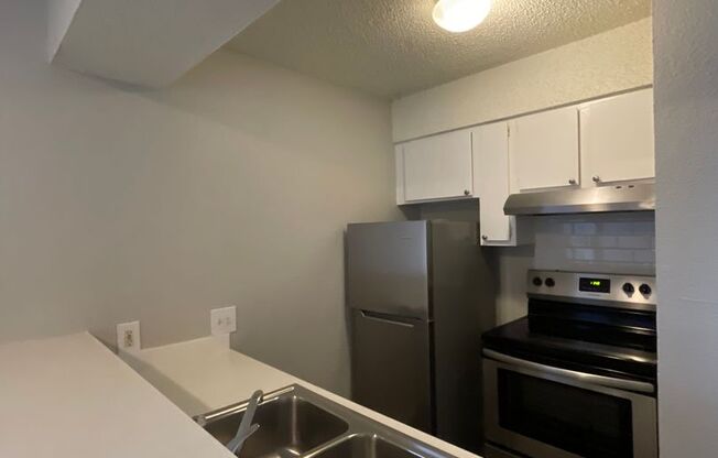 Studio, 1 bath, 500 sqft, $895, Unit 204