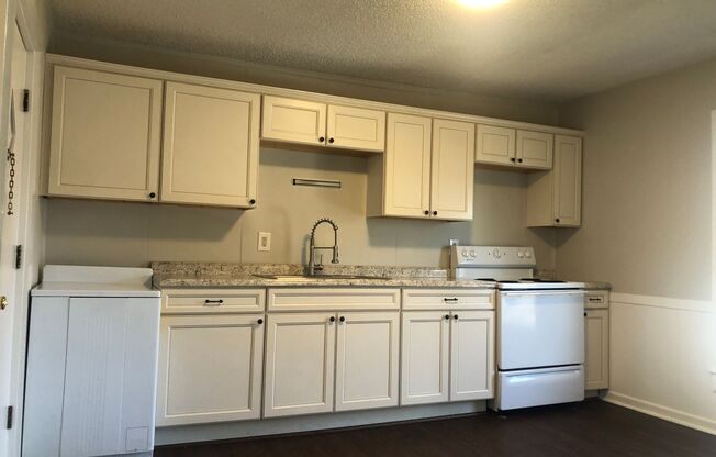 223 E. Glendale Ave. Apartments