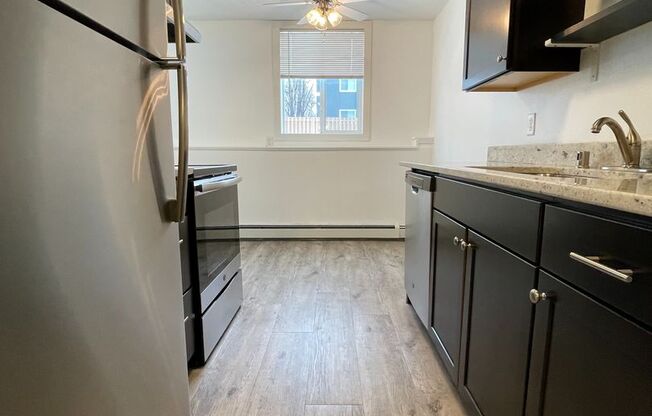 2 beds, 1 bath, 750 sqft, $1,299, Unit #3