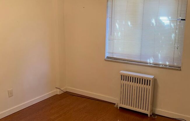 2 beds, 1 bath, 741 sqft, $1,675, Unit A1