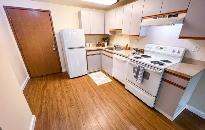 2 beds, 1 bath, 788 sqft, $2,395, Unit 102