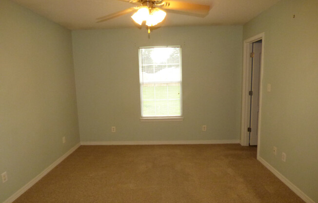 3 beds, 2 baths, $1,600