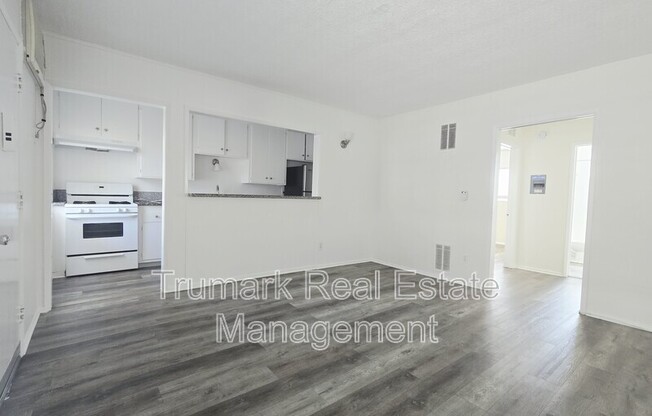 1121 E. Palmer Ave