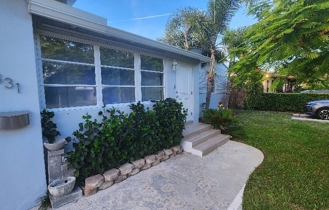 831 PLOVER AVE