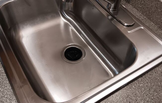 2 beds, 1.5 baths, 1,050 sqft, $2,049, Unit 214-776C