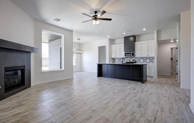 Stunning Brand-New 4-Bedroom Home in Mustang, OK