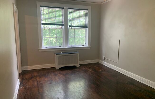 1 bed, 1 bath, $925, Unit 203 S Tate Street- C5