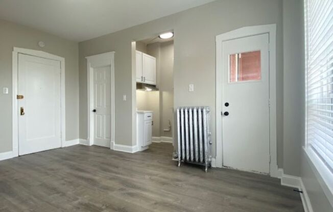 Studio, 1 bath, 300 sqft, $1,250, Unit #506