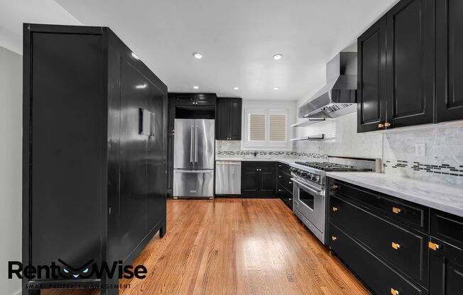 142 LOWER TERRACE