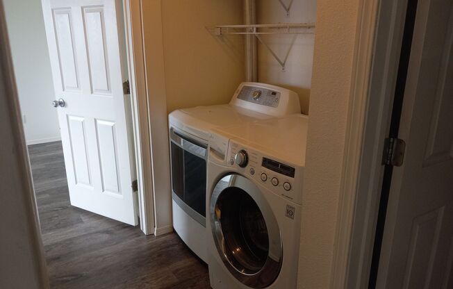 3 beds, 2 baths, $1,600, Unit # A 201