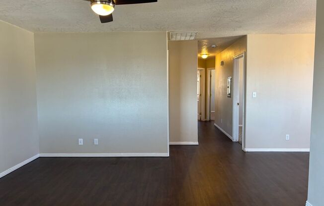 3 beds, 2 baths, 1,300 sqft, $1,395, Unit Unit 4