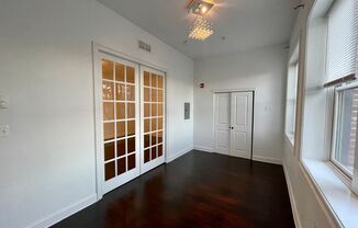 Mt. Vernon Lofts - 917 Saint Paul St.