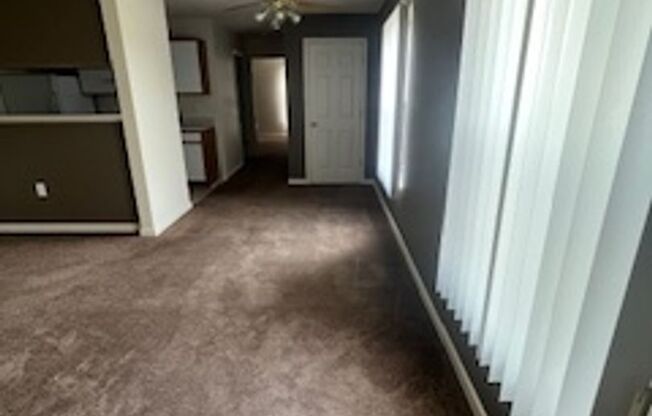 1 bed, 1 bath, 670 sqft, $1,049, Unit 100