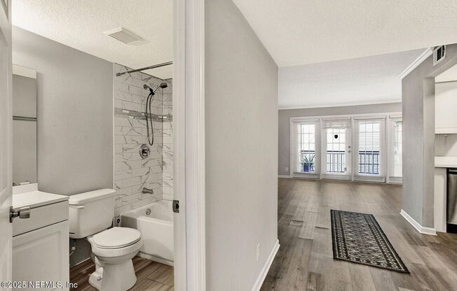 1 bedroom/ 1 bathroom condo in highly sought-after gated community of Colony at San Jose.