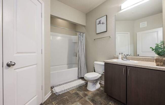 Welcome to Spring Creek Apartments in Crestview
