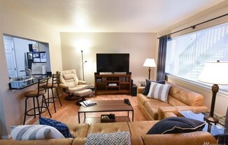 Beautiful, Clean 1 Bed, 1 Bath in Convenient & Safe Neighborhood