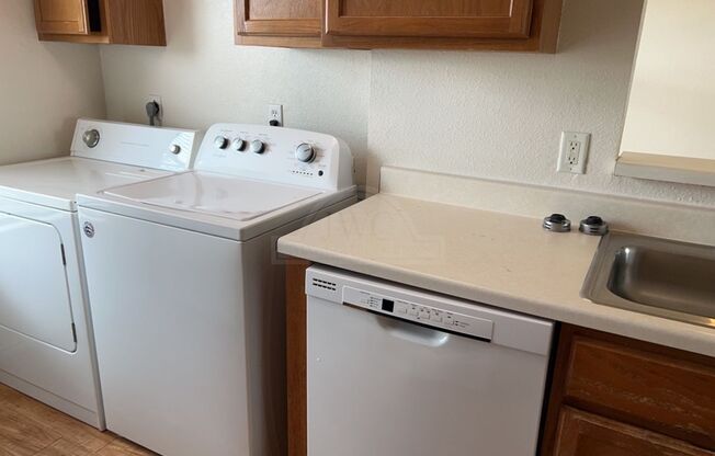 2 beds, 1 bath, $795, Unit 5804 Greengate Unit C