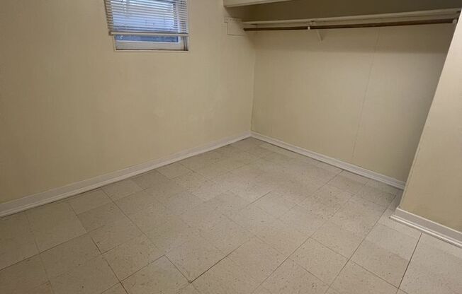 1 bed, 1 bath, $600, Unit #3